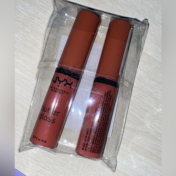 NYX Butter Gloss Lip Gloss- Bit Of Honey - Picture 1 of 3